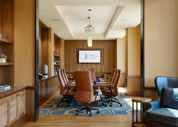 Luskin Hotel